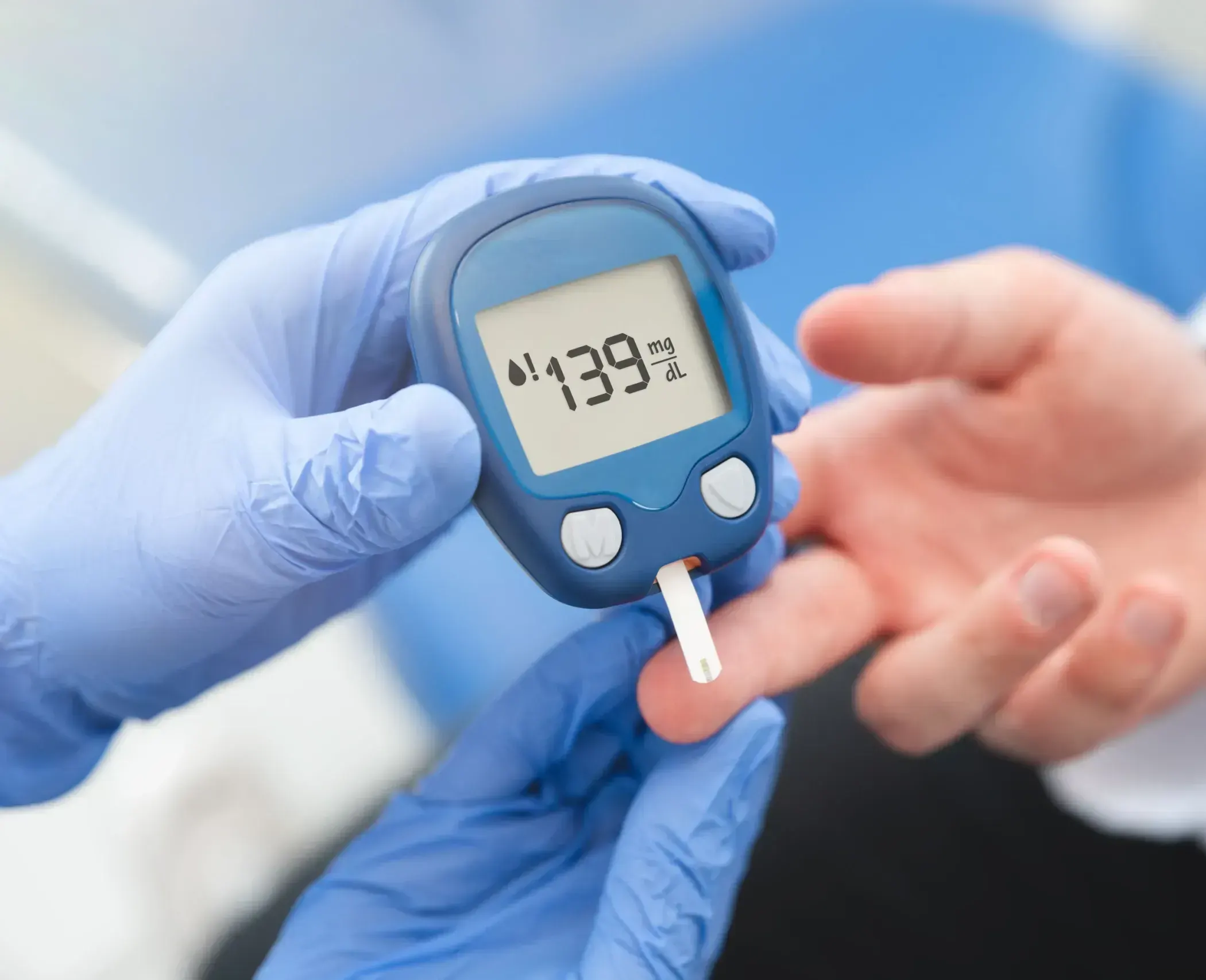 Diagram showing how visceral and liver fat contribute to insulin resistance and rising blood sugar over time