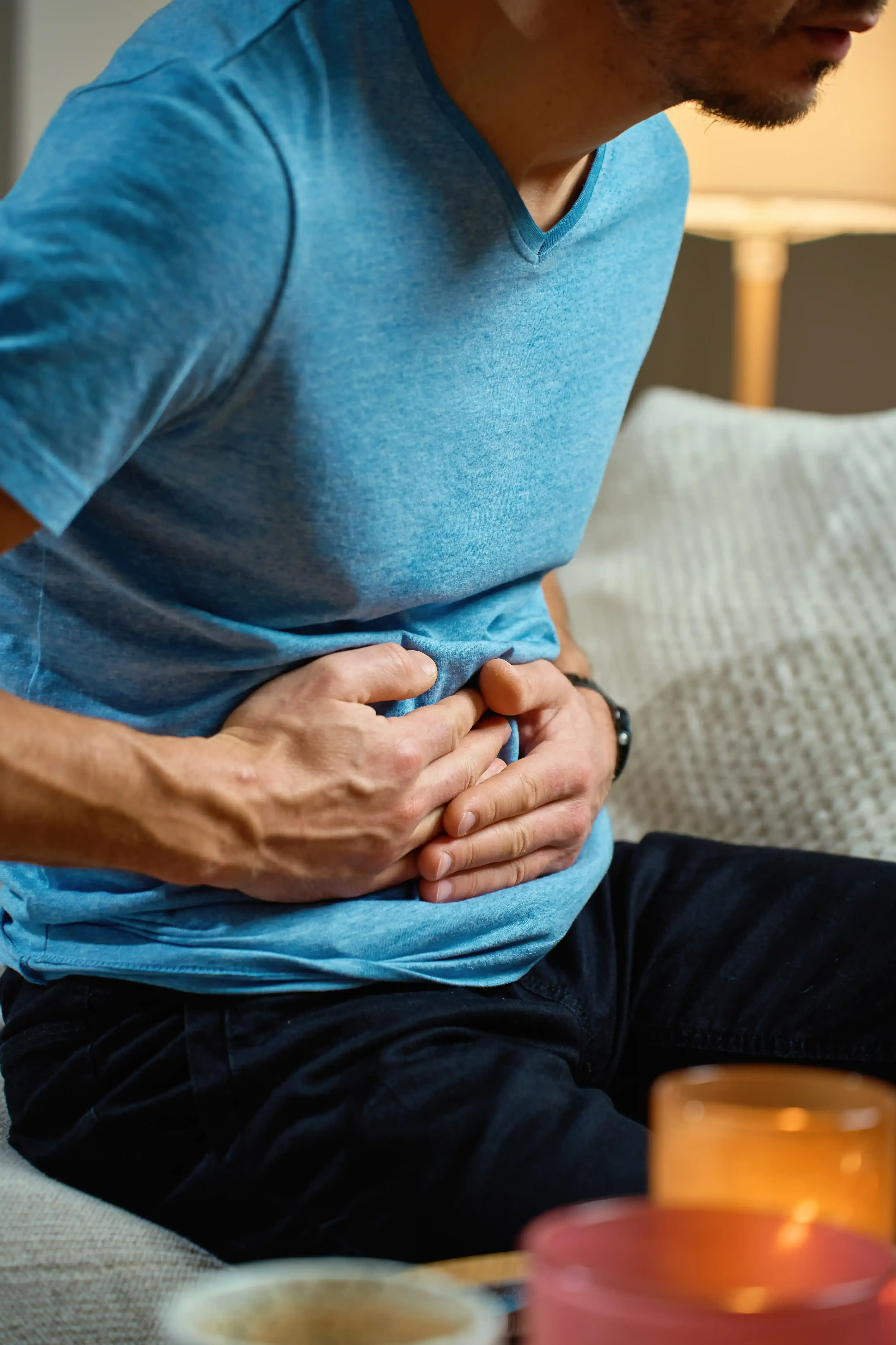 Educational visual explaining common digestive issues and poor gut health symptoms